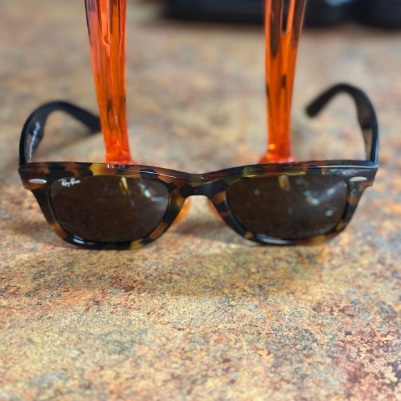 Rayban sunglasses . Authentic - Picture 5 of 8